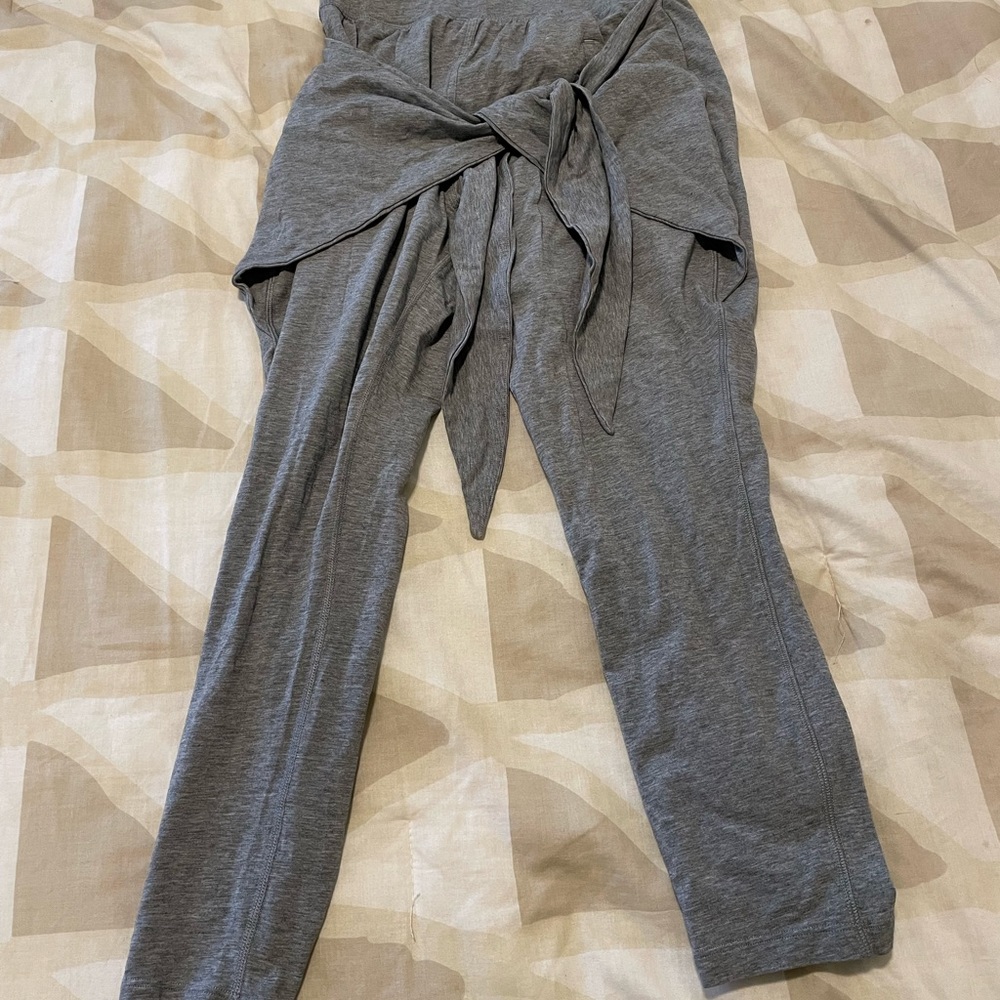 Lululemon Brand New Jersey pants with tie